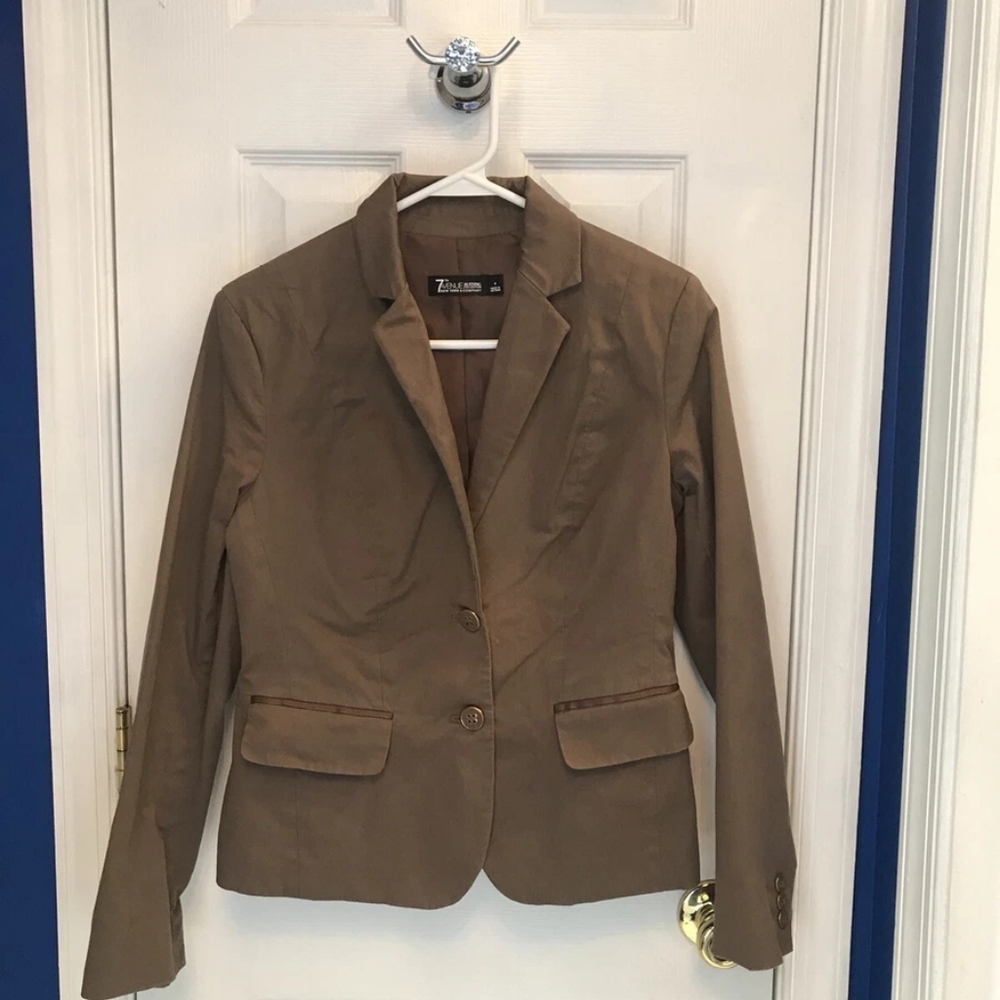New York and Company 7th Avenue Suiting Collection Women Khaki/tan Blazer Size 4
